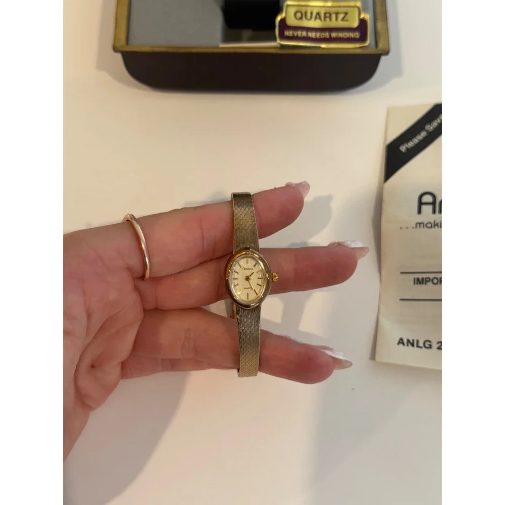 Armitron Vintage Womens Quartz Watch Gold Tone Oval Face Mesh Band 25/4008 2FA20